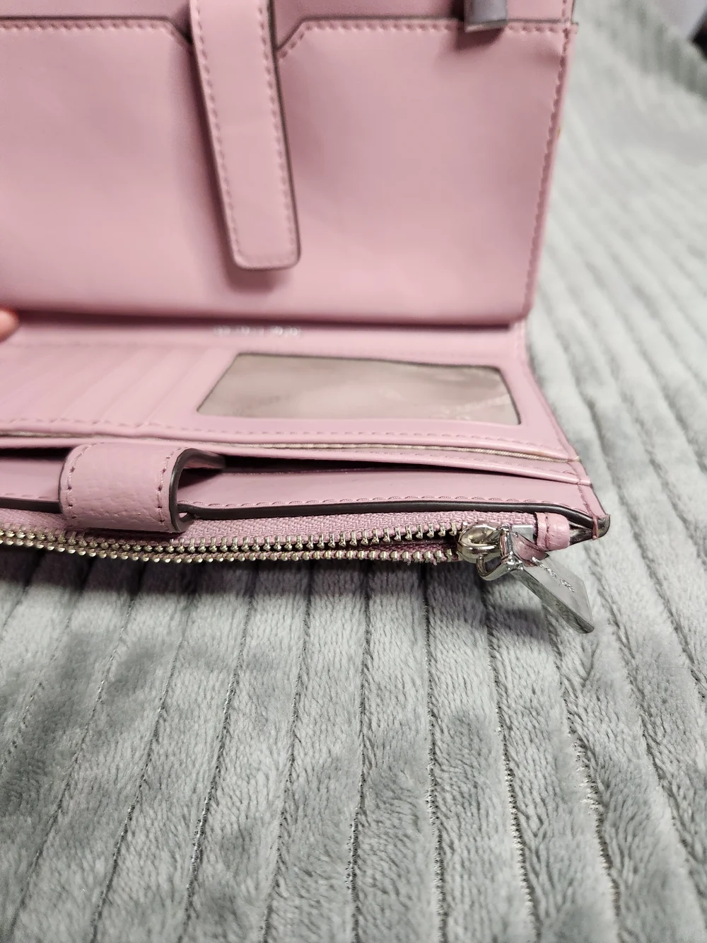 MICHAEL Michael Kors Adele Double-Zip Pebble Leather phone Wristlet Lilac Pink